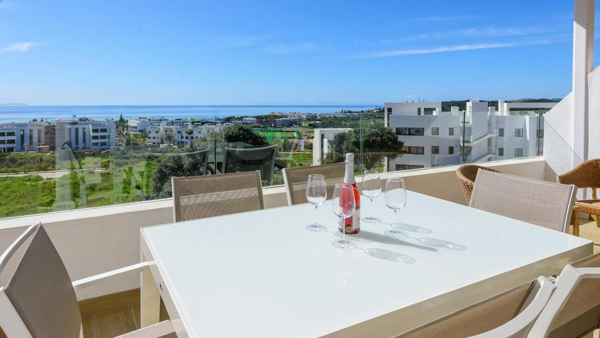 One-80 Suite 2440 Estepona
