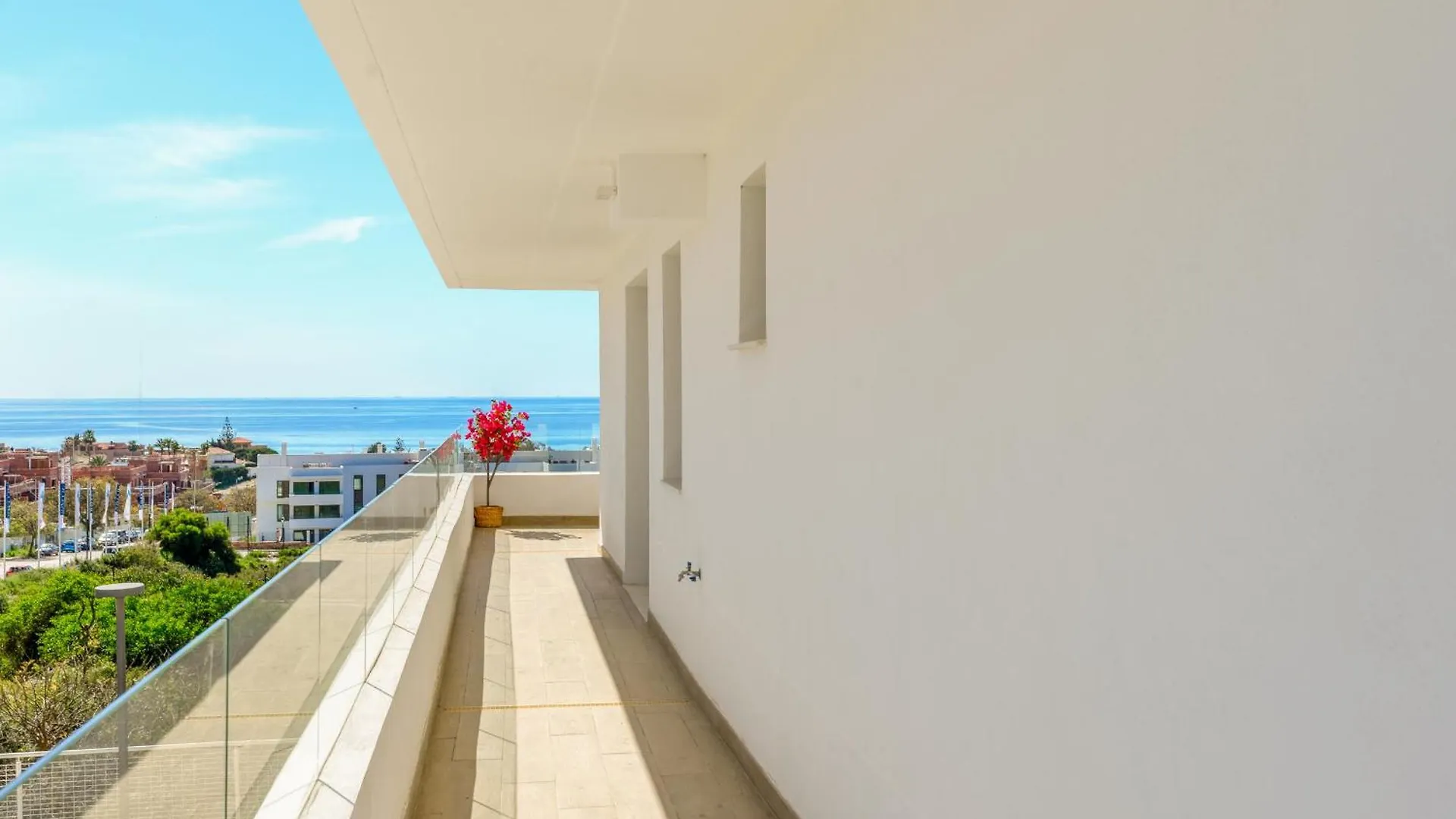 One-80 Suite 2440 Estepona 0*,