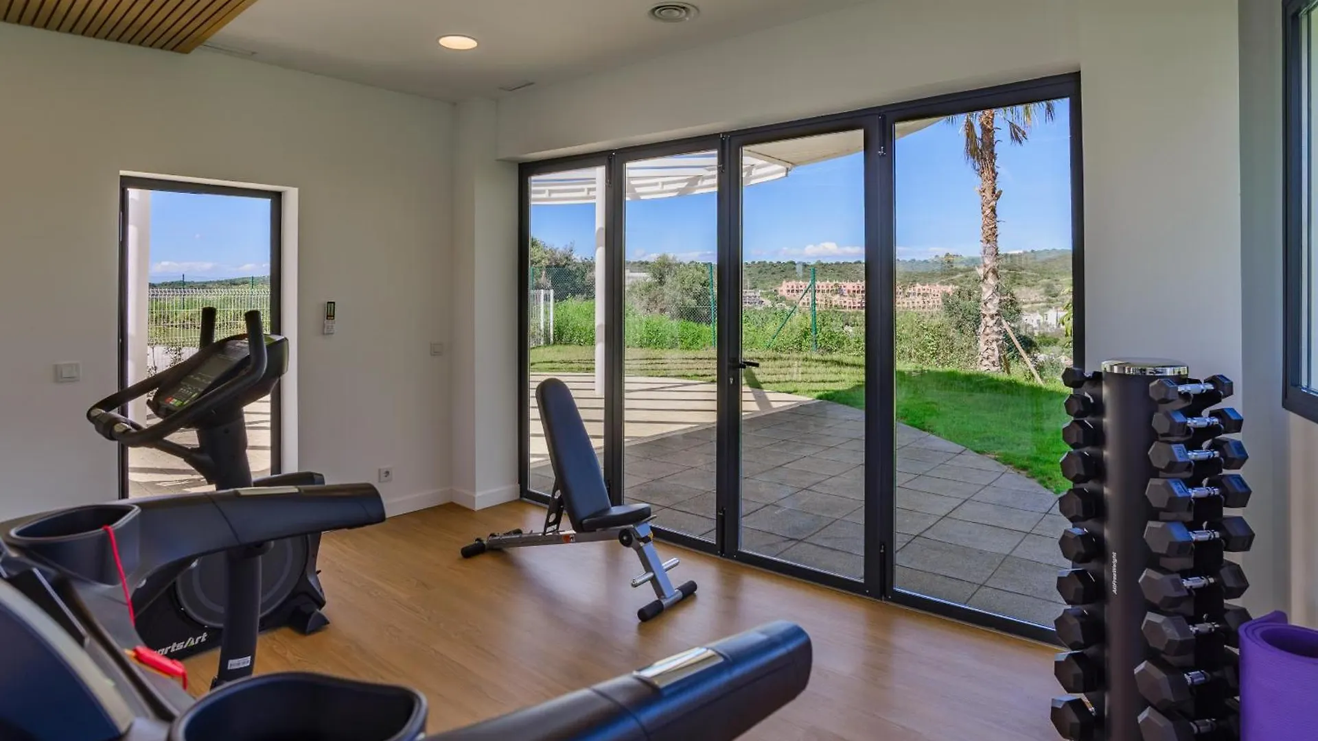 One-80 Suite 2440 Estepona