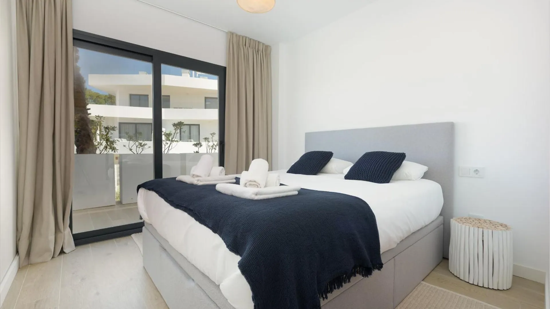 One-80 Suite 2440 Estepona