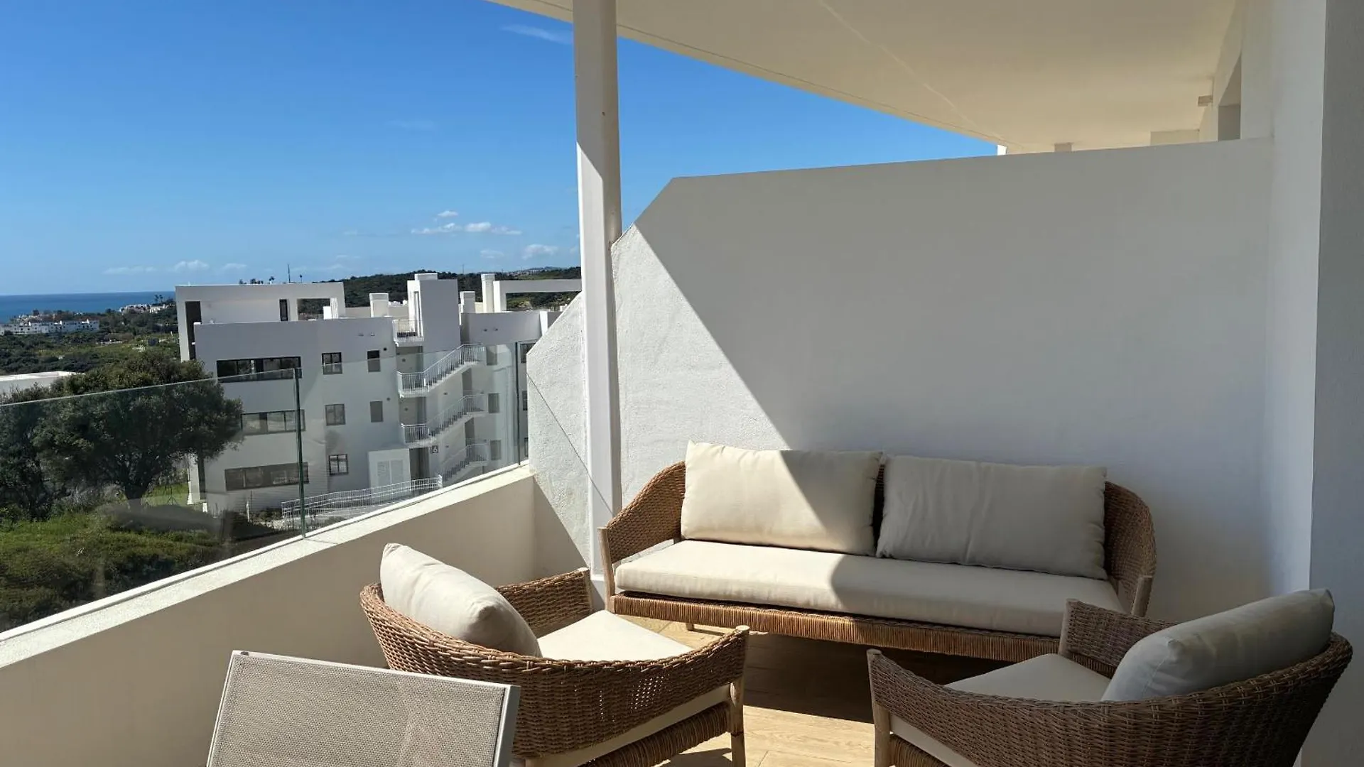 One-80 Suite 2440 Estepona